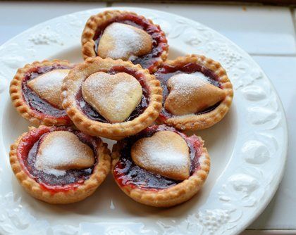 Queen of Hearts Jam Tarts Jam Tarts Recipe, Christmas Jam, Tarts Recipe, Jam Tarts, Great British Chefs, British Food, Biscuit Cookies, Raspberry Jam, Jam Recipes