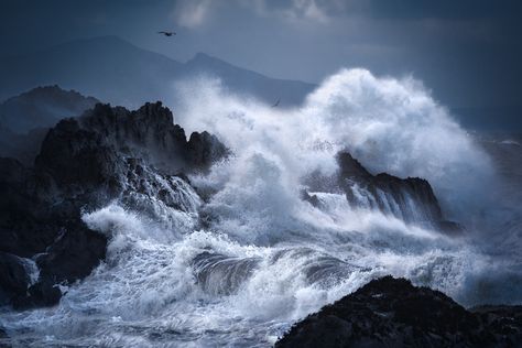 Stormy Seas in Wales, UK - Photo of the Day - March 21st 2021 - Fstoppers Scary Ocean, Ocean Storm, Stormy Seas, Jobs In Art, Moonlight Painting, Magazine Pictures, Wales Uk, Stormy Sea, Ocean Vibes