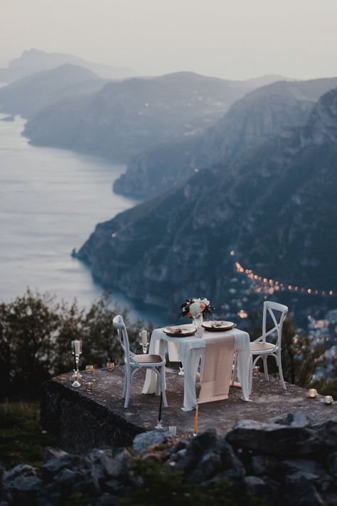 Ridiculously amazing Amalfi Coast elopement inspo | Image by Tara Lilly Photography Lilly Photography, Italy Amalfi Coast, Positano Wedding, Italy Amalfi, Coast Elopement, Amazing Wedding Photos, Amalfi Coast Wedding, Destination Wedding Invitations, Coast Wedding