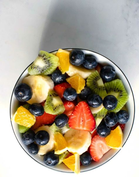 10+ Raw Food Breakfast Ideas 5 Raw Fruit Salad, Raw Food Breakfast Ideas, Raw Food Breakfast, Raw Banana Bread, Food Breakfast Ideas, Raw Food Challenge, Raw Food Recipes Breakfast, Raw Vegan Breakfast, Raw Meals