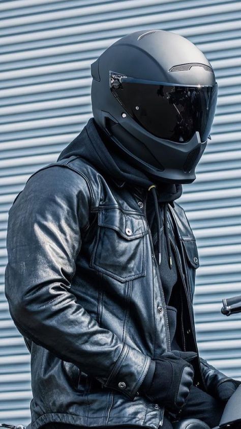 Motorcycle Shoot, 240z Datsun, Black Motorcycle Helmet, Мотоциклы Harley Davidson, Biker Helmets, Hot Biker Guys, Biker Photography, Cool Motorcycle Helmets, Image Moto