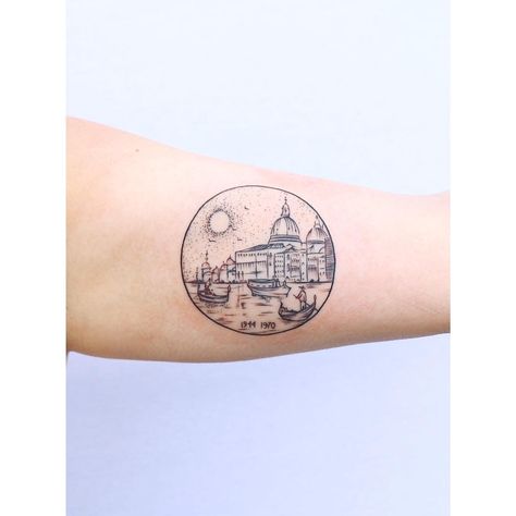 Scene of Venice tattoo by Zaya Hastra inked on the left arm Tattoo In A Circle Design, Circle Landscape Tattoo, Venice Italy Tattoo, Rome Italy Tattoo Ideas, Venice Tattoo Ideas, Italy Tattoos For Women, Rome Italy Tattoo, Italian Art Tattoo, Santorini Tattoo