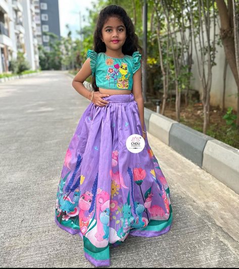 Kids Crop Top Lehenga Designs, Langa Blouse For Kids, Langa Jacket, Lehenga Ideas, Painting Dress, Pattu Langa, Kids Indian Wear, Crop Tops For Kids, Children Outfits