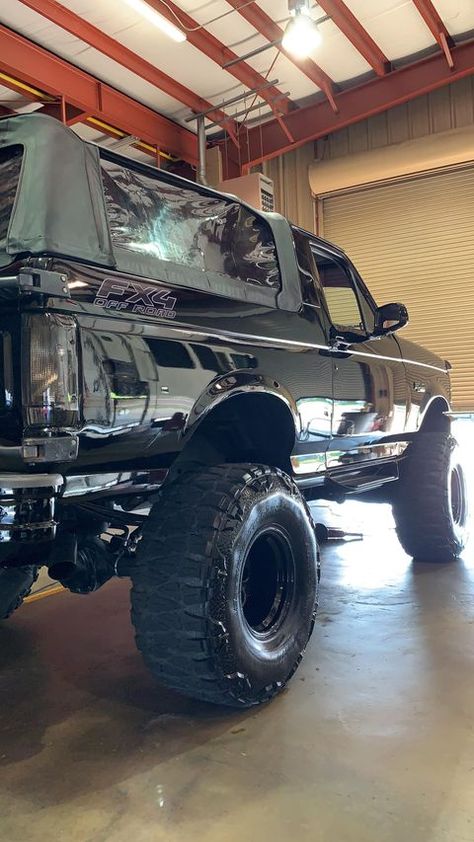 1994 Ford Bronco, 1996 Ford Bronco, 90s Bronco, 1994 Bronco, Ford Bronco 1996, 1990 Ford Bronco, Classic 4x4, Snake Cages, 1968 Ford Mustang Fastback