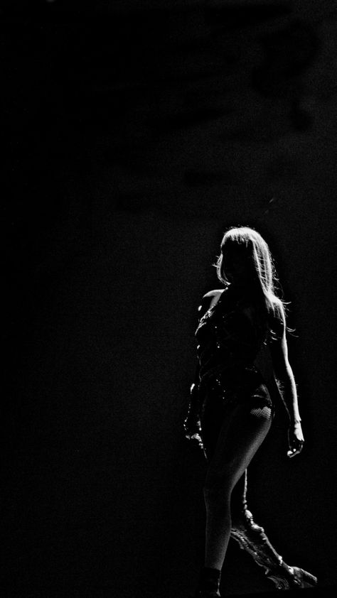 Taylor Swift Reputation Black And White, Taylor Swift Reputation Era Wallpaper, Dont Blame Me Taylor Swift Wallpaper, Taylor Swift Wallpaper Black And White, Black Taylor Swift Wallpaper, Reputation Wallpaper Taylor Swift, Reputation Taylor Swift Wallpaper, Taylor Swift Reputation Wallpaper, Black Taylor Swift