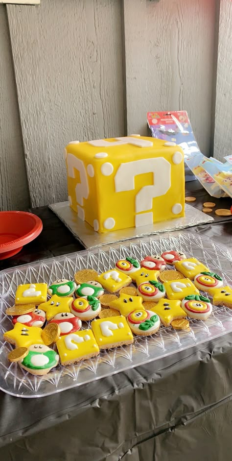 Mario Power Up Cake, Super Mario Bday Cake, Mario And Luigi Birthday Cake, Super Mario First Birthday Party, Mario Birthday Cupcakes, Super Mario Cake Ideas, Mario Birthday Party Cake, Mario Theme Cake, Super Mario Cookies