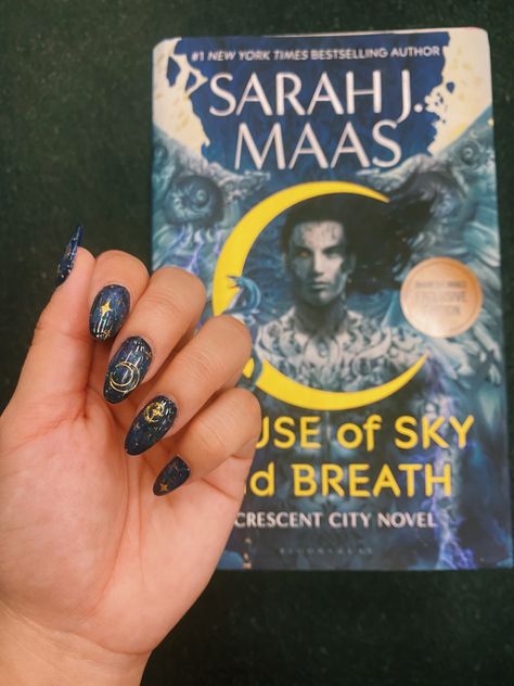 Nails art Crescent City Inspired Nails, Crescent City Nail Art, Sarah J Maas Nails, Crescent City Nails, Bookish Nails Book Lovers, Booktok Nails, Acotar Nails Designs, Throne Of Glass Nails, Acotar Inspired Nails