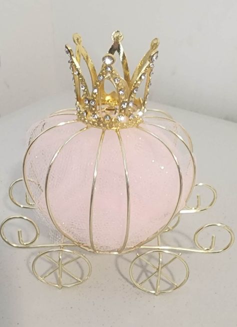 Princess Birthday Centerpieces, Glam Pumpkins, Carriage Centerpiece, Princess Centerpieces, Princess Favors, Sweet 15 Party Ideas Quinceanera, Baby Shower Princess Theme, Quinceanera Centerpieces, Disney Princess Babies