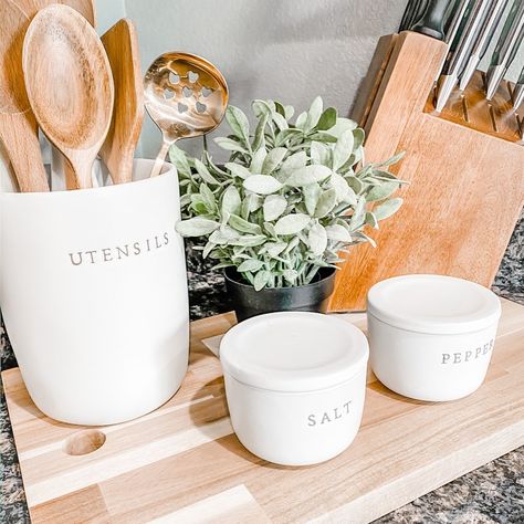 Utensil Holder Ideas, Magnolia Kitchen, Kitchen Countertop Decor, Countertop Decor, Hearth & Hand With Magnolia, Kitchen Counter Decor, Counter Decor, Diy Kitchen Decor, Hearth And Hand