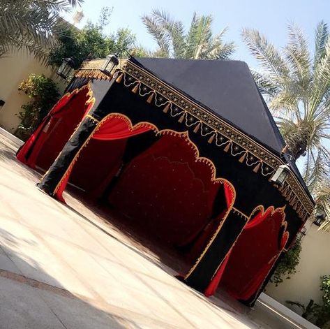 Wedding Tent Layout, Amazing Tents, Indian Tent, Arabian Tent, Arabian Nights Theme, Moroccan Tent, Arabian Decor, Mehndi Function, Red Combination