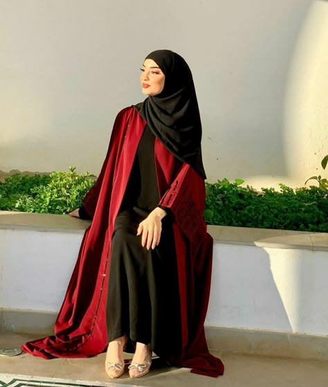 Moroccan Clothes, Burkha Designs, Hijab Makeup, Abaya Outfit, Pakistani Party Wear Dresses, Flowy Cardigans, Moroccan Clothing, Hijab Style Tutorial, Modern Hijab Fashion