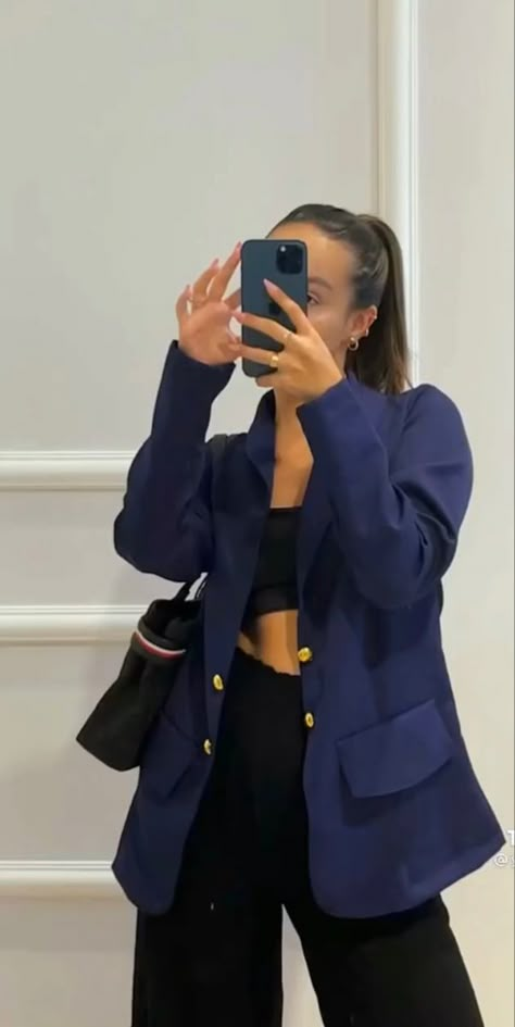 Blazer Azul Marino Mujer Outfit Casual, Dark Blue Blazer Outfits For Women, Outfit Blazer Azul Marino, Navy Blue Blazer Outfits For Women, Navy Blue Blazer Outfit Women, Blue Blazer Outfits For Women, Navy Blue Blazer Women, Navy Jacket Women, Navy Blue Blazer Outfit