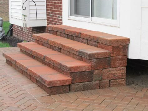 Make steps from Paver Blocks La Backyard, Uphill House, Stone Porch, Patio Repair, Paver Steps, Patio Stairs, Front Porch Steps, Brick Steps, Patio Steps