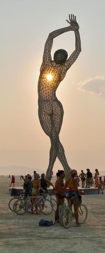 Burning Man Statue, Burning Man Art, Burning Man Festival, Just For Today, Sun Light, Art Photos, Epic Art, Burning Man, Public Art