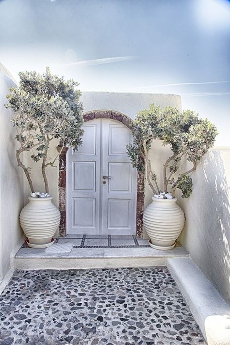 Dekorasi Maroko, Beautiful Doors, Outdoor Design, 인테리어 디자인, Summer House, Santorini, Exterior Design, Outdoor Spaces, Interior And Exterior