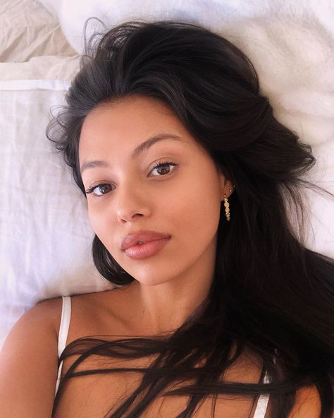 Fiona Barron on Instagram: “Sunday morning 🕊” Wait For It Mariana Zapata, Diana Casillas, Fiona Barron, Savannah Smith, Wait For It, Cassandra Clare, Dream Girl, Sunday Morning, Book Aesthetic