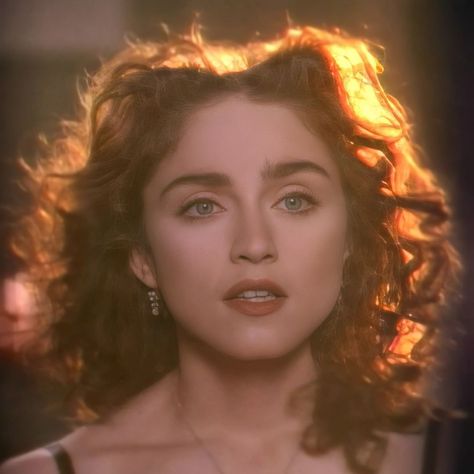 Madonna 80s Fashion, Madonna Young, Madonna Like A Prayer, Madonna True Blue, New Hunger Games, Madonna Albums, Mary Lambert, Madonna 80s, Lady Madonna