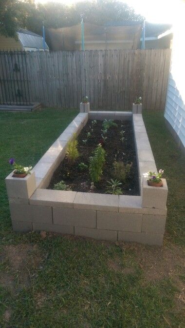 Cedar Block Garden, Cinder Block Strawberry Garden, Cinder Block Herb Garden Ideas, Cinder Block Herb Garden, Cinder Block Raised Beds, Concrete Block Raised Beds, Cement Block Raised Garden Beds, Cinder Block Fountain, Cinder Block Landscaping