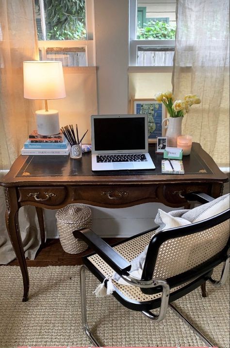 Room Decor Study Table, Interior Mid Century Modern, Study Desk Bedroom, Dark Study, California Interiors, Spaces Aesthetic, French Country Traditional, Bohemian Style Interior Design, Chicago Interiors