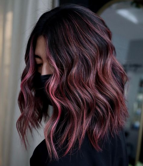 Dark Brown Hair With Berry Highlights, Trendy 2023 Hair Color, Dark Hair Color Ideas 2023, Hair Color September 2023, Hair Color Ideas For Plus Size Women, New Hair For 2023, Autumn Hair Trends 2022, Hair Colour2023, Hair Color Ideas 2022 Trends Brunette