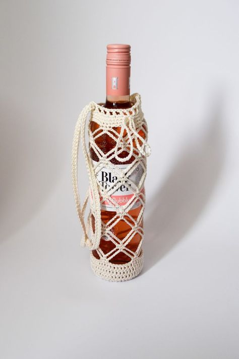 Crochet Wine Holder Pattern Free, Crochet Wine Bag Pattern, Crochet Wine Bottle Bag Free Pattern, Wine Crochet Pattern, Crochet Wine Glass Lanyard, Crocheted Wine Bottle Covers Free, Wine Bottle Crochet Bag, Crochet Bag Dispenser, Wine Cozy Crochet Pattern