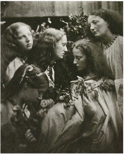 Julia Margaret Cameron Photography, Louis Daguerre, Era Victoria, Julia Margaret Cameron, Julia Cameron, Eric Lafforgue, Milwaukee Art Museum, Vintage Blog, Old Photography