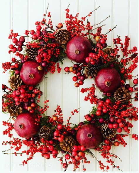 Beautiful pomegranate wreath.  Love the colors and hearty look of this wreath. Photo by @helennorman for the original country home… Pomegranate Decor, Fruit Wreath, Christmas Decorations Wreaths, Mead, Wreath Crafts, Winter Wreath, Wreath Decor, Fall Wreaths, Red Berries