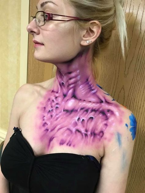 A quick little diddy I painted. Freehand airbrush Creative Body Painting, Sfx Airbrush Makeup, Halloween Airbrush Makeup, Airbrush Body Art, Airbrush Body Painting, Airbrush Haunt Makeup, Airbrush Halloween Makeup, Body Painting Pictures, Haunt Makeup