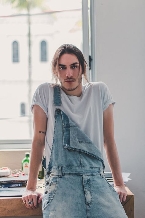 80s Fashion Men, Overalls Men, Mens Fashion Editorial, Men Photography, Gorgeous Clothes, Street Fashion Photography, Fashion Photography Editorial, Outfits Fashion, Style Outfits