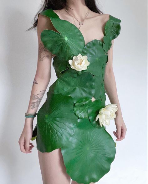 lily pad plant sustainable fashion wearable art Caveman Party, Fairy Clothing, Leaf Dress, Padded Dress, Cosplay Art, Lotus Leaf, Maxis Match, Online Portfolio, Dress Inspo