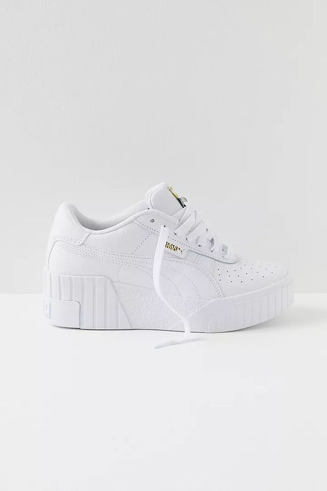 Puma Cali Wedge, White Wedge Sneakers, Wedge Sneakers Outfit, Nike Wedge Sneakers, Puma Cali, Winter Fashion Ideas, Sneakers Converse, White Wedges, Wedge Sneakers