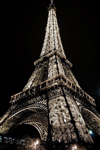 Eiffel Tower Craft, Paris Photography Eiffel Tower, Tower Eiffel, Eiffel Tower Lights, Eiffel Tower Art, Eiffel Tower Photography, Lights At Night, Eiffel Tower At Night, Night In Paris