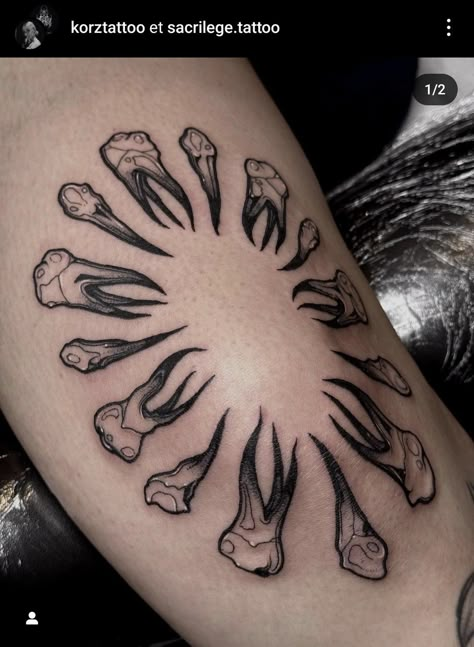 Elbow Teeth Tattoo, Teeth Around Elbow Tattoo, Teeth On Knee Tattoo, Spooky Elbow Tattoo, Horror Game Tattoo, Spooky Knee Tattoo, Dark Knee Tattoo, Underground Tattoo Ideas, Teeth Knee Tattoo