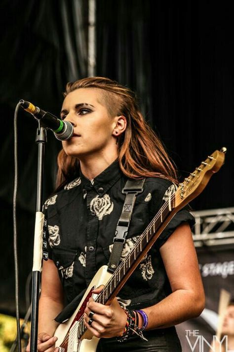 I love her so freaking much so why not do this? I'm also surprised … #random #Random #amreading #books #wattpad Pvris Band, Unholy Pictures, Alternative Hairstyles, Pvris Lynn, Half Shaved Hair, Pvris, Guitar Girl, Enjoy The Little Things, Shaved Hair