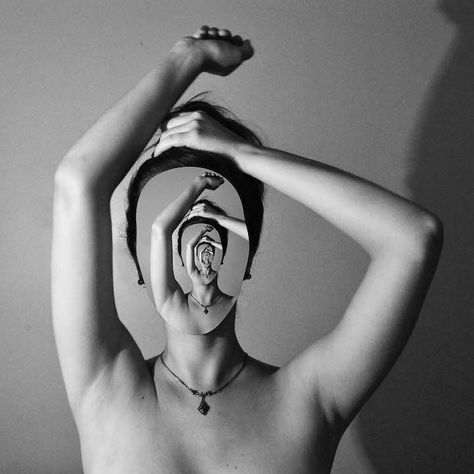 Illusory Self Portraits By Luciana Urtiga - IGNANT Ansel Adams, Foto Art, Portrait Shots, Through The Looking Glass, Black And White Photographs, Face Art, Optical Illusions, White Photography, Visual Artist