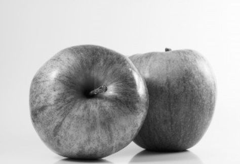 Black and white apple fruit. It's a healthy delicious food. Close up grey background. Stock Photo - 4141930 Pear Ideas, Apple Black And White, Healthy Delicious Food, Drawing Apple, Milan Art, White Apple, Fruit Photography, Apple Fruit, Art Folder