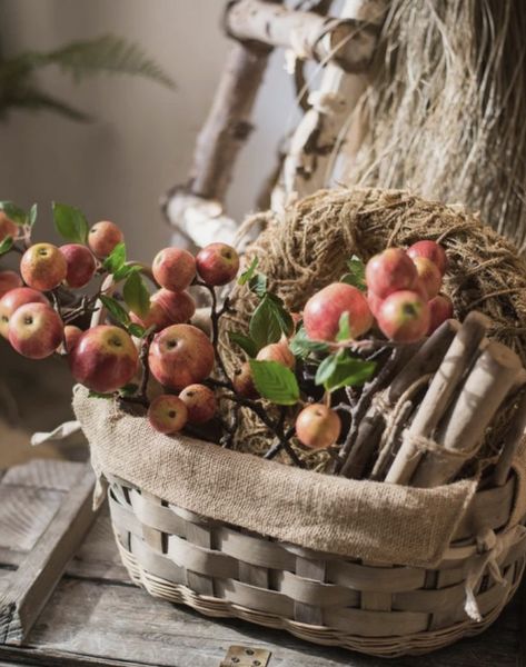 Apple Centerpiece Ideas, Apple Basket Decor, Church Floral Arrangements, Decorating With Fruit, Branch Table Centerpieces, Autumn Arrangements, Apple Branch, Apple Centerpieces, Apple Table