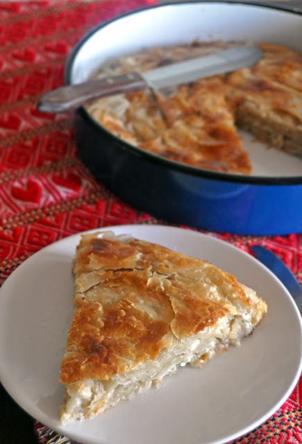 Foreign Desserts, Pie Savory, Burek Recipe, Croatian Food, Croatian Cuisine, Albanian Recipes, Dinner Recipes Healthy Family, Persian Recipes, Macedonian Food