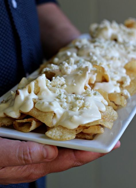 Blue Cheese Chips Blue Cheese Dip, Blue Cheese Sauce, Cheese Chips, Kettle Chips, Mom Needs, Chips Recipe, Best Appetizers, Appetizer Dips, Cheese Sauce