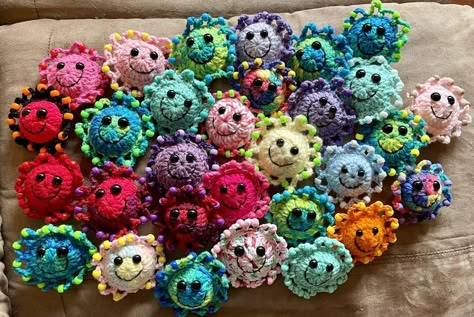 Random acts of crochet kindness and more | (Flower Power Fidgets in the files section) Fidget Crochet Patterns, Crochet Acts Of Kindness, Crochet Fidget Toys Free Pattern, Kindness Crafts, Random Acts Of Crochet Kindness, Crochet Puppets, Crochet Kindness, Classroom Prep, Crocheted Amigurumi