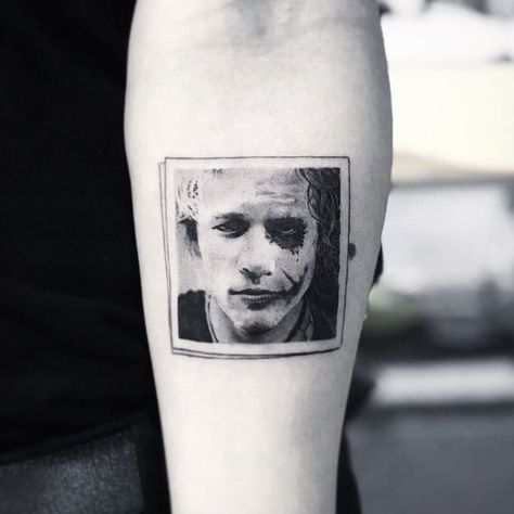 Heath Ledger Tattoo, Joker Heath Ledger, Joker Tattoo Design, Black And Grey Tattoo, Famous Tattoo Artists, Joker Heath, Movie Tattoo, Heath Ledger Joker, Joker Tattoo