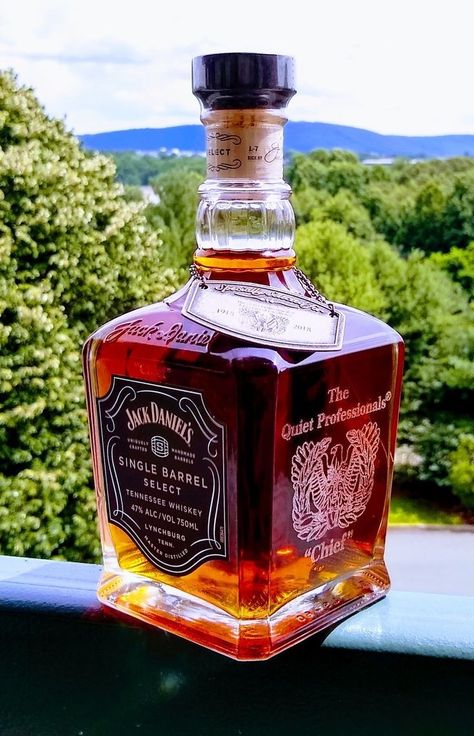 Drinks Jack Daniels, Jack Daniels Drinks, Jack Daniels Single Barrel, Crown Royal Drinks, Jack Daniels Bottle, Whiskey Girl, Whiskey Brands, Bourbon Drinks, Whisky Bottle