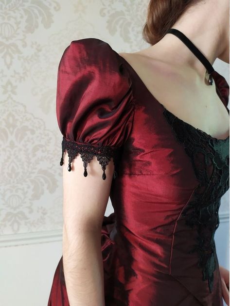 Victorian Ball Gowns, Eve Costume, Vampire Ball, Victorian Ball, Vampire Dress, Antoinette Dress, Beautiful Ball Gowns, Victorian Dresses, Bustle Dress