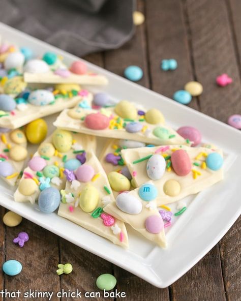 Easter Chocolate Bark, Easter Bark, Easter Deserts, Spring Time Desserts, Egg Chocolate, White Chocolate Bark, Easy Easter Desserts, Easter Desserts Recipes, Kid Desserts