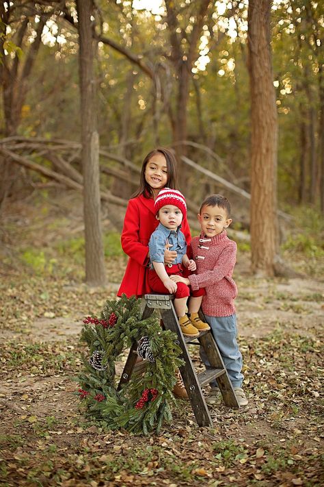 Merry Christmas from my family to yours! – The Len Parent Style | A Northwest Based Fashion, Beauty & Lifestyle Blogger Santa Photos Outdoor, Outdoor Christmas Photoshoot Setup Diy, Christmas Setup Photography, Christmas Mini Sessions Outdoor Setup, Outdoor Christmas Photoshoot Setup, Outdoor Mini Sessions, Christmas Mini Sessions Outdoor, Santa Photography, Christmas Photoshoot Kids