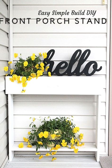 Front Porch Tables Ideas, Small Wood Porch Ideas, Small Porch Table Ideas, Small Outdoor Entryway Decor, Small Front Porch Flower Pot Ideas, Small Front Step Decor, Small Front Porch Ideas Curb Appeal Entrance Side Door, Small Front Porch Bench, Front Porch Table Ideas