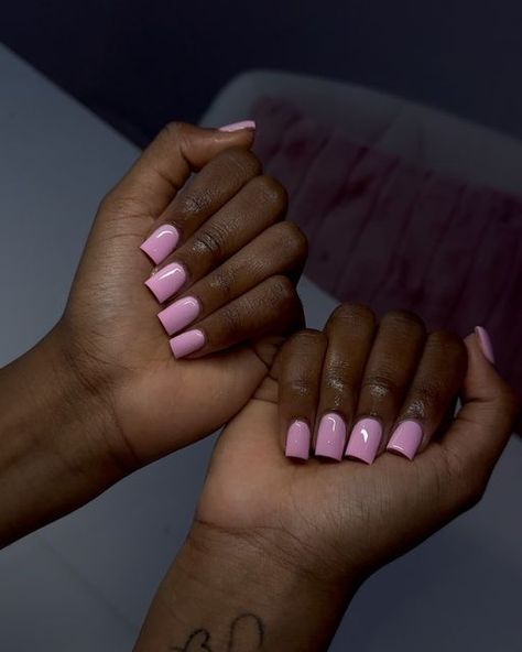 Thenailartiste LTD on Instagram: "We’re never leaving short pink sets💕💕💕 -  I mix white with DND gel polish tutti Frutti/ 2am gel ‘oh my baby’ to achieve this colour🥰" Powder Pink Nails, Dnd Gel Polish Colors, Pink Sets, Dnd Gel Nail Polish, Dnd Nail Polish, Pastel Pink Nails, Baby Pink Nails, Dnd Gel Polish, Tutti Frutti