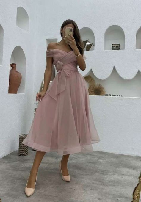 Off Shoulder Tulle Bridesmaid Dress, Corset Tulle Dress Midi, Tulle Graduation Dress, Puffy Bridesmaid Dresses, Dusty Pink Dress Outfit Wedding Guest, Pink Dresses For Wedding Guest, Dusty Rose Wedding Guest Dress, Modern Wedding Guest Dress, Midi Bridesmaid Dress Weddings