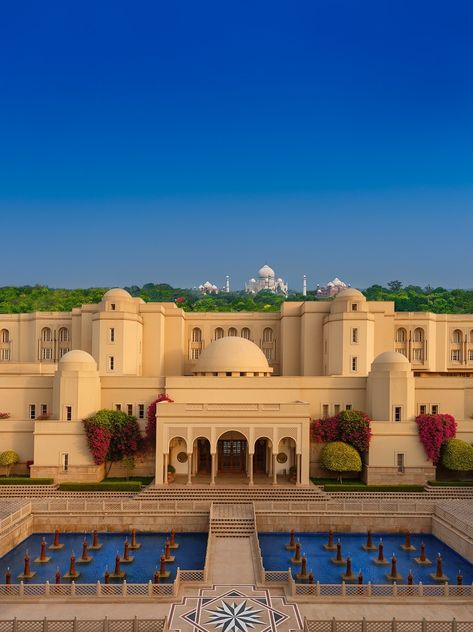 Inside the Most Expensive Suite Overlooking the Taj Mahal Oberoi Amarvilas, Oberoi Hotels, Heritage Hotel, Hotel Packages, Agra India, Family Hotel, Indian Architecture, Village House Design, Palace Hotel