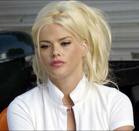 Anna Nicole Smith Hair, Blonde Icons, Pam Anderson, 2000s Icons, Anna Smith, Nicole Smith, Anna Nicole Smith, Imperfection Is Beauty, Anna Nicole